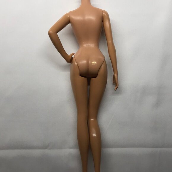 Barbie - curvy muse body for OOAK - Picture 2 of 8